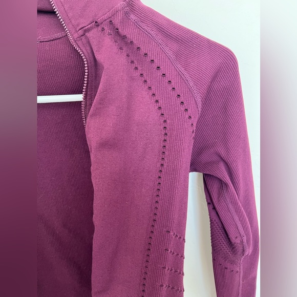 Fabletics Ribbed Zip-up Jacket - Picture 11 of 13